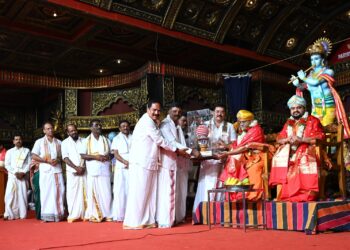 ವಿಶ್ವ ಬ್ರಾಹ್ಮಣ ಸಮುದಾಯದ ವತಿಯಿಂದ ಪರ್ಯಾಯ ಪುತ್ತಿಗೆ ಶ್ರೀಪಾದಂಗಳವರಿಗೆ ಗೌರವ ಅಭಿನಂದನೆ.!