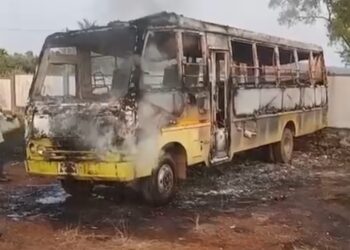 ಉಡುಪಿ: ಬೆಂಕಿಗಾಹುತಿಯಾದ ಶಾಲಾ ಬಸ್‌ -ತಪ್ಪಿದ ಭಾರಿ ದುರಂತ..!!