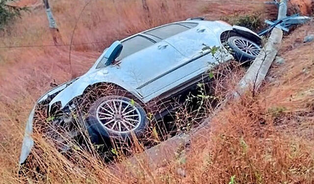 ಉಡುಪಿ:ನಿಯಂತ್ರಣ ತಪ್ಪಿ ರಸ್ತೆಬದಿಯ ಚರಂಡಿಗೆ ಉರುಳಿ ಬಿದ್ದ ಕಾರು: ವಾಹನದಲ್ಲಿದ್ದವರಿಗೆ ಸಣ್ಣಪುಟ್ಟ ಗಾಯ..!!