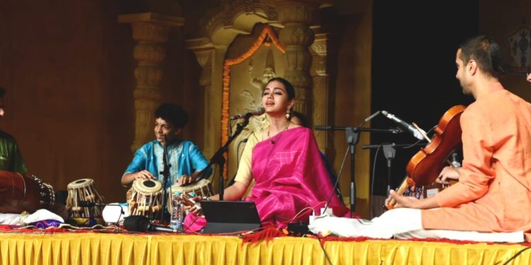 ಖ್ಯಾತ ಗಾಯಕಿ ಶಿವಶ್ರೀ ತೇಜಸ್ವಿ ಸೂರ್ಯರವರ ನಾಮಸಂಕೀರ್ತನೆ..!!