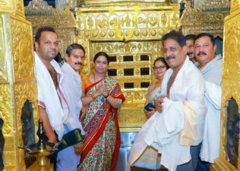 ಉಡುಪಿ ಶ್ರೀಕೃಷ್ಣ ಮಠಕ್ಕೆ ಸಚಿವೆ ಲಕ್ಷ್ಮೀ ಹೆಬ್ಬಾಳಕರ್ ಭೇಟಿ..!!