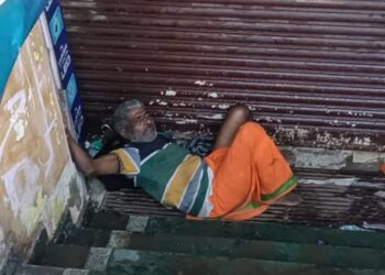 ಉಡುಪಿ ಹೆಡ್ ಪೋಸ್ಟ್ ಆಫೀಸ್ ಬಳಿ ವೃದ್ಧ ಅಸ್ವಸ್ಥ; ಸಮಾಜಸೇವಕನ ನೆರವಿನಿಂದ ಆಸ್ಪತ್ರೆಗೆ ದಾಖಲು…!