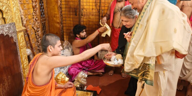 ಹಿರಿಯ ನಟ ರಮೇಶ್ ಭಟ್ ದಂಪತಿಯಿಂದ ಶ್ರೀಕೃಷ್ಣ ಮಠ ದರ್ಶನ..!!