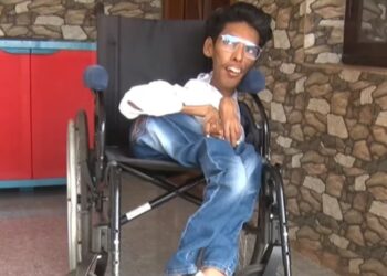 ಮಂಗಳೂರು : ಸ್ವಂತ ದುಡಿಮೆಯಲ್ಲಿ ಕಾರು ಖರೀದಿಸಿದ ಮಂಗಳೂರಿನ ವಿಶೇಷ ಚೇತನ ಯುವಕ..!!