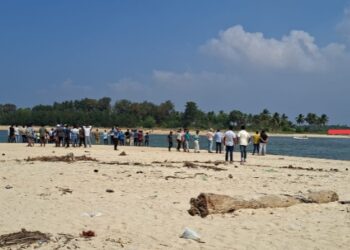 ಉಡುಪಿ : ಕೋಡಿಬೆಂಗ್ರೆಯಲ್ಲಿ ಪ್ರವಾಸಿಗರ ವಿಹಾರ ದೋಣಿ ಉರುಳಿ ಬಿದ್ದು ಇಬ್ಬರ ಸ್ಥಿತಿ ಗಂಭೀರ…!!