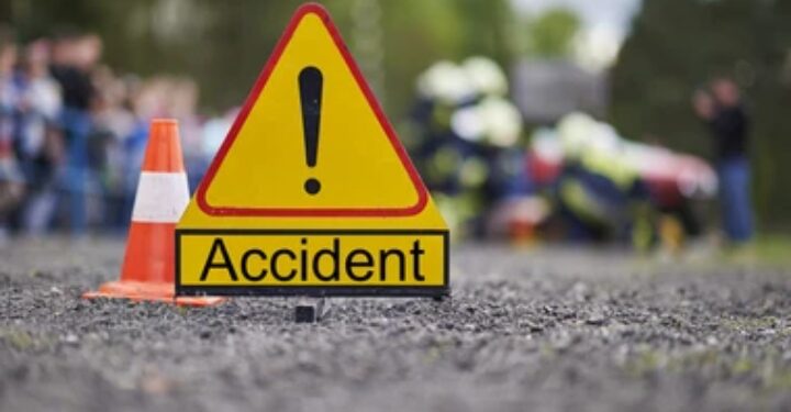 ನಿಯಂತ್ರಣ ತಪ್ಪಿದ ಕಾರು ; ಅಂಗಡಿಯಲ್ಲಿದ್ದ ವಸ್ತುಗಳಿಗೆ ಭಾರೀ ಹಾನಿ…!!