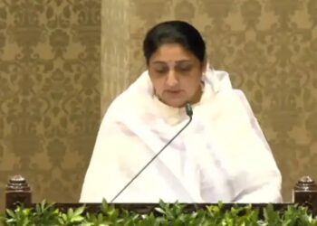 ಮಹಾರಾಷ್ಟ್ರದ ಮೊದಲ ಮಹಿಳಾ ಉಪಮುಖ್ಯಮಂತ್ರಿಯಾಗಿ ಸುನೇತ್ರಾ ಪವಾರ್ ಪ್ರಮಾಣ ವಚನ ಸ್ವೀಕಾರ