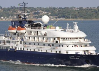 ನವಮಂಗಳೂರು ಬಂದರಿಗೆ ‘ಎಂ.ಎಸ್. ಐಲ್ಯಾಂಡ್ ಸ್ಕೈ’ ಕ್ರೂಸ್ ಹಡಗು ಆಗಮನ…!