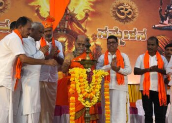 ಮುರುಡೇಶ್ವರದಲ್ಲಿ ಅದ್ದೂರಿ ಹಿಂದೂ ಸಮಾಜೋತ್ಸವ; ಪೂಜ್ಯ ಶ್ರೀಪಾದರಿಂದ ಆಶೀರ್ವಚನ…!