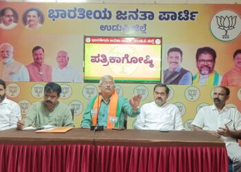 ಅಬಕಾರಿ ಸಚಿವ ಆರ್.ಬಿ. ತಿಮ್ಮಾಪುರ ಅವರ ರಾಜೀನಾಮೆಗೆ ಅಗ್ರಹ : ಬಿಜೆಪಿ ಜಿಲ್ಲಾ ಕಛೇರಿಯಲ್ಲಿ ವಿಧಾನ ಪರಿಷತ್ ಸದಸ್ಯ ಪ್ರತಾಪ್ ಸಿಂಹ ನಾಯಕ್ ಅವರ ಪತ್ರಿಕಾ ಗೋಷ್ಠಿ..!