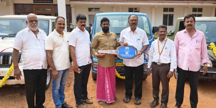 ಸ್ವಾವಲಂಬಿ ಸಾರಥಿ ಯೋಜನೆ: 6 ಫಲಾನುಭವಿಗಳಿಗೆ ವಾಹನ, ಸಹಾಯಧನ ವಿತರಣೆ….!