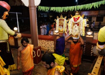 ರಥಬೀದಿಯಲ್ಲಿ ಅನಂತೇಶ್ವರ ಹಾಗೂ ಚಂದ್ರೇಶ್ವರ  ಮಹೋತ್ಸವದ ಅಂಗವಾಗಿ ಕಟ್ಟೆ ಪೂಜೆ….!