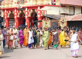 ಶ್ರೀ ಅನಂತೇಶ್ವರ ದೇವಸ್ಥಾನದಲ್ಲಿ ರಥಾವರೋಹಣ: ಶ್ರೀಗಳ ದಿವ್ಯ ಸಾನ್ನಿಧ್ಯದಲ್ಲಿ ಮಹೋತ್ಸವ….!