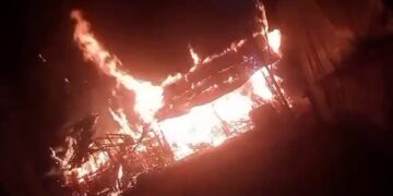 ದನದ ಕೊಟ್ಟಿಗೆಗೆ ಆಕಸ್ಮಿಕ ಬೆಂಕಿ: 15 ಸಾವಿರ ಒಣ ಹುಲ್ಲು ಭಸ್ಮ, ಜಾನುವಾರುಗಳು ಪಾರು….!!