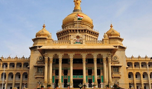 ವಿಧಾನಸೌಧ ಮಾಧ್ಯಮ ನಿರ್ಬಂಧಕ್ಕೆ ವಿರೋಧ: ಕಪ್ಪು ವಸ್ತ್ರದಲ್ಲಿ ಪತ್ರಕರ್ತರ ಸಾಂಕೇತಿಕ ಪ್ರತಿಭಟನೆ….!