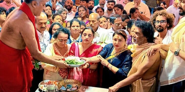 ಕುಂಭಾಶಿ ಆನೆಗುಡ್ಡೆ ವಿನಾಯಕ ದೇವಸ್ಥಾನಕ್ಕೆ ಉಪೇಂದ್ರ ದಂಪತಿ ಭೇಟಿ….!