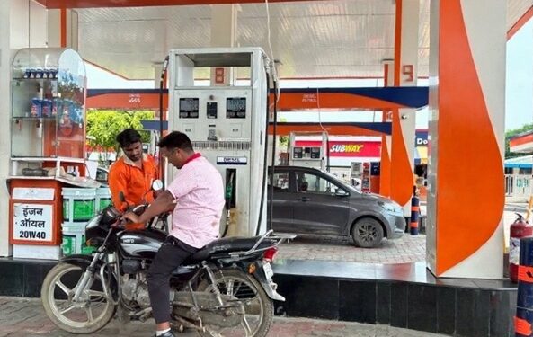 ಇಂಧನ ಕ್ಷೇತ್ರದಲ್ಲಿ ದೊಡ್ಡ ಬದಲಾವಣೆ: ದೇಶಾದ್ಯಂತ E20 ಜಾರಿಗೆ ಕೇಂದ್ರ ನಿರ್ಧಾರ…!