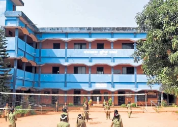 ಕಾರ್ಮಿಕರ ಮಕ್ಕಳಿಗೆ ಶಿಕ್ಷಣದ ಆಶಾಕಿರಣವಾದ ಬೈಕಂಪಾಡಿಯ ರಾತ್ರಿ ಶಾಲೆ….!!