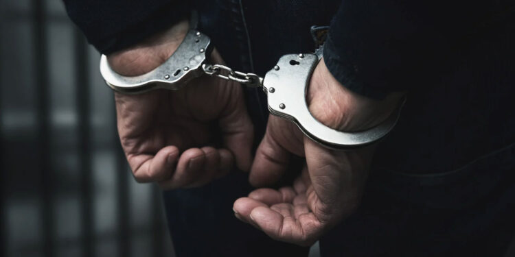 ಪೊಲೀಸರಿಗೆ ನಿಂದನೆ: ದೂರು ನೀಡಲು ಹೋದ ವ್ಯಕ್ತಿಗೆ 14 ದಿನಗಳ ನ್ಯಾಯಾಂಗ ಬಂಧನ…!