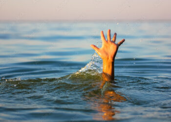 ಮೀನುಗಾರಿಕೆ ವೇಳೆ ದೋಣಿಯಲ್ಲಿ ಬಿದ್ದು ಮೀನುಗಾರ ಮರಣ…!