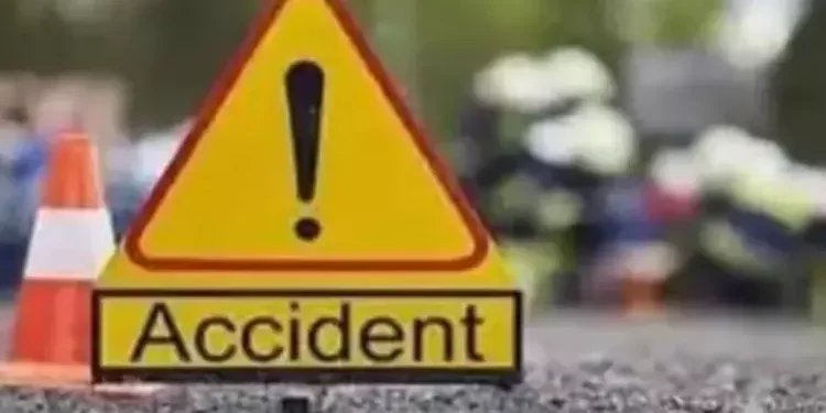 ಅಮಾಸೆಬೈಲು: ಗೂಡ್ಸ್ ರಿಕ್ಷಾ-ದ್ವಿಚಕ್ರ ವಾಹನ ಡಿಕ್ಕಿ – ಓರ್ವ ಗಂಭೀರ..!!