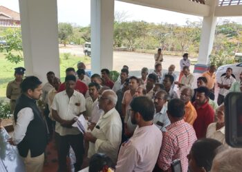 ರಾಜ್ಯ ಕರಡು ಕಾರ್ಮಿಕ ನಿಯಮಗಳ ವಿರೋಧ: ಉಡುಪಿಯಲ್ಲಿ ಸಿಐಟಿಯು ನೇತೃತ್ವದಲ್ಲಿ ಪ್ರತಿಭಟನೆ, ಆಕ್ಷೇಪಣೆ ಪತ್ರ ಸಲ್ಲಿಕೆ..!!