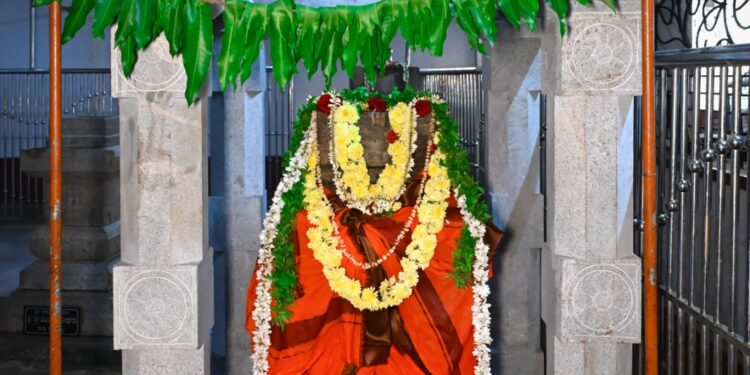 ಶ್ರೀ ಸುಧೀಂದ್ರ ತೀರ್ಥರ ಆರಾಧನಾ ಮಹೋತ್ಸವ: ವೃಂದಾವನದಲ್ಲಿ ವಿಶೇಷ ಪೂಜೆ…!