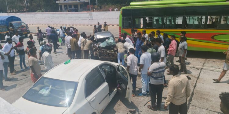 ಸಂತಕಟ್ಟೆ ಬಳಿ ಕಾರು–ಬಸ್ ಭೀಕರ ಡಿಕ್ಕಿ: ಕಾರಿನಲ್ಲಿದ್ದವರಿಗೆ ಗಂಭೀರ ಗಾಯ..!