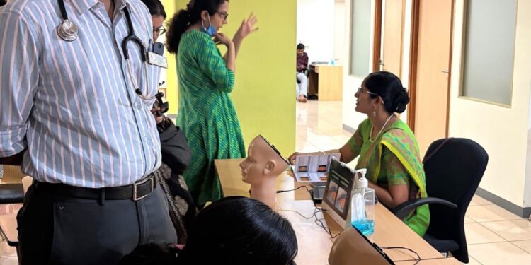 ಮಣಿಪಾಲದ ಕಸ್ತೂರ್ಬಾ ವೈದ್ಯಕೀಯ ಕಾಲೇಜು ಮತ್ತು ಆಸ್ಪತ್ರೆಯಲ್ಲಿ ಆಪ್ಟಿಕ್ ಡಿಸ್ಕ್ ಮತ್ತು ರೆಟಿನಾ ಪರೀಕ್ಷೆಯ ಕುರಿತು ಪ್ರಾಯೋಗಿಕ ತರಬೇತಿ