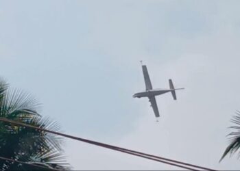 ತೀರಾ ಸಮೀಪವಾಗಿ ಹಾರಿದ ವಿಮಾನ – ಪುತ್ತೂರಿನ ಜನರಲ್ಲಿ ಕುತೂಹಲ ಹಾಗೂ ಆತಂಕ….!