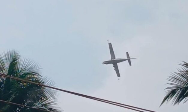 ತೀರಾ ಸಮೀಪವಾಗಿ ಹಾರಿದ ವಿಮಾನ – ಪುತ್ತೂರಿನ ಜನರಲ್ಲಿ ಕುತೂಹಲ ಹಾಗೂ ಆತಂಕ….!