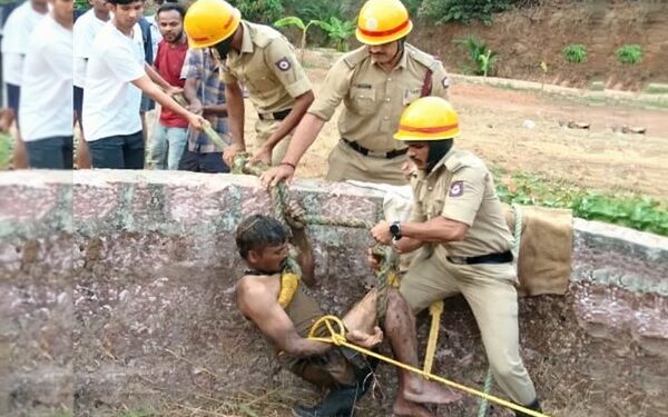 ಬಾವಿ ಸ್ವಚ್ಛತೆ ವೇಳೆ ಅವಘಡ: ಹಗ್ಗ ತುಂಡಾಗಿ ಬಾವಿಗೆ ಬಿದ್ದ  ವ್ಯಕ್ತಿಯ ರಕ್ಷಣೆ….!