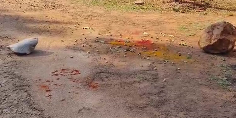 ಯುಗಾದಿ ದಿನವೇ ದೇವಾಲಯದ ಮುಂದೆ ವಾಮಾಚಾರ: ಸ್ಥಳೀಯರಲ್ಲಿ ಆತಂಕ….!