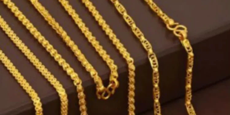 ಪ್ರಾಮಾಣಿಕತೆಗೆ ಮೆಚ್ಚುಗೆ: ಪ್ರಯಾಣಿಕರ ಚಿನ್ನದ ಸರ ಮರಳಿ ನೀಡಿದ ಬಸ್ ಕಂಡಕ್ಟರ್…!