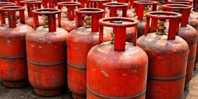 ಗೃಹ ಬಳಕೆ ಗ್ಯಾಸ್ ಕೊರತೆ ಇಲ್ಲ: ಸಮಸ್ಯೆಗೆ ಸಹಾಯವಾಣಿ ಬಿಡುಗಡೆ….!