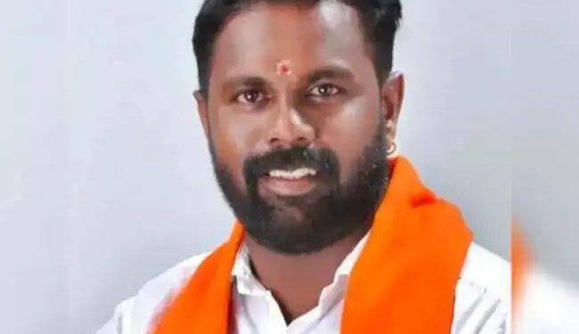 ಮಲ್ಪೆ ಬೀಚ್‌ನಲ್ಲಿ ರಾಜಿ ಮಾತುಕತೆ ವೇಳೆ ದಾಳಿ: ಮಂಜು ಕೊಳಗೆ ಚೂರಿ ಇರಿತ, 5 ಮಂದಿ ಬಂಧನ…!