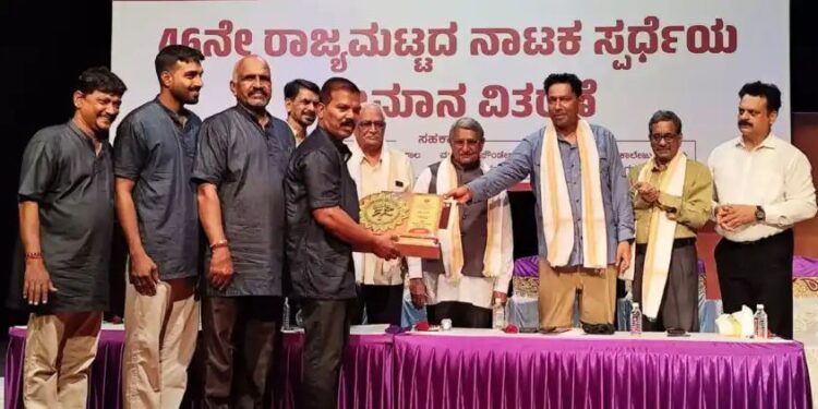 ರಂಗಭೂಮಿ ಉಡುಪಿ ನಾಟಕ ಸ್ಪರ್ಧೆ: ಸುಮನಸಾ ಕೊಡವೂರು ತಂಡಕ್ಕೆ ಪ್ರಥಮ ಸ್ಥಾನ…!