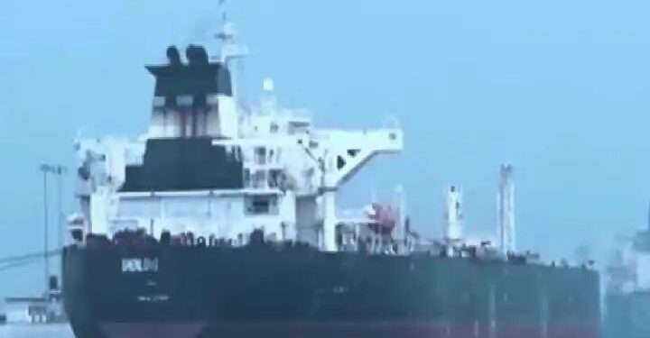 ಇಸ್ರೇಲ್–ಇರಾನ್ ಸಂಘರ್ಷದ ಬಳಿಕ ಹರ್ಮುಜ್ ಜಲಸಂಧಿ ದಾಟಿ ಮುಂಬೈ ತಲುಪಿದ ಭಾರತೀಯ ತೈಲ ನೌಕೆ…!