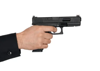 ದರ್ಬೆ ಸಮೀಪ ಪಿಸ್ತೂಲ್ ತೋರಿಸಿ ಬೆದರಿಕೆ: ಪುತ್ತೂರು ನಗರ ಠಾಣೆಯಲ್ಲಿ ಪ್ರಕರಣ ದಾಖಲು…!