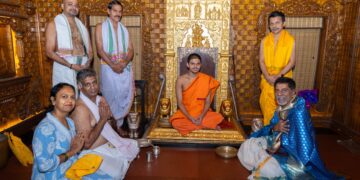 ಖ್ಯಾತ ಕ್ರಿಕೆಟ್ ಆಟಗಾರ ಕೃಷ್ಣಮಾಚಾರಿ ಶ್ರೀಕಾಂತ್ ಶ್ರೀಕೃಷ್ಣ ಮಠಕ್ಕೆ ಭೇಟಿ