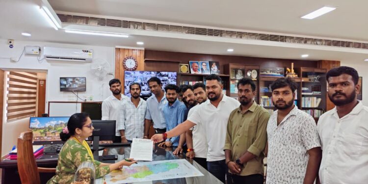 ಉಡುಪಿ ಜಿಲ್ಲೆಯ ಬಗ್ಗೆ ರಾಜ್ಯ ಸರ್ಕಾರದ ನಿರ್ಲಕ್ಷ್ಯ ಧೋರಣೆ ಕೈಬಿಟ್ಟು ಜಿಲ್ಲೆಯ ಅಗ್ನಿಶಾಮಕ ದಳದ ಬಲವರ್ಧನೆ ಆಗ್ರಹಿಸಿ ಬಿಜೆಪಿ ಯುವಮೋರ್ಚಾ ವತಿಯಿಂದ ಜಿಲ್ಲಾಧಿಕಾರಿಗಳಿಗೆ ಮನವಿ