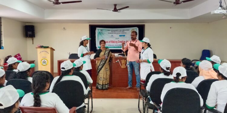 ಮಹಿಳೆಯರ ಸ್ವಾವಲಂಬನೆಗೆ ಉಚಿತ ಸ್ವ-ಉದ್ಯೋಗ ತರಬೇತಿ ಕಾರ್ಯಕ್ರಮ