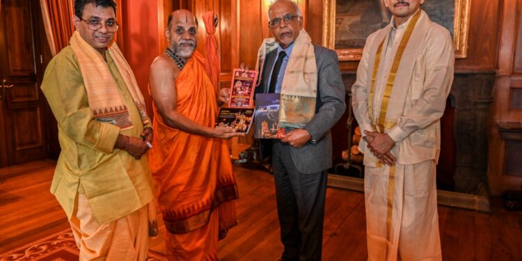 ಮಾರಿಷಸ್ ರಾಷ್ಟ್ರಾಧ್ಯಕ್ಷರನ್ನು ಅನುಗ್ರಹಿಸಿದ ಶ್ರೀ ಪುತ್ತಿಗೆ ಶ್ರೀಗಳು