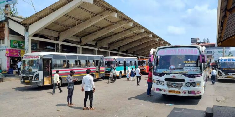 ಜಿಲ್ಲಾಡಳಿತದ ಅನುಮತಿ ಇಲ್ಲದೆ ಖಾಸಗಿ ಬಸ್ ದರ ಏರಿಕೆ – ಸಿಐಟಿಯು ಖಂಡನೆ