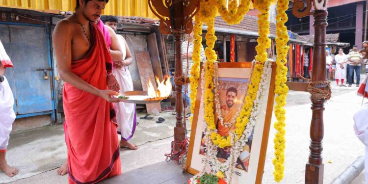 ಪರ್ಯಾಯ ಶ್ರೀ ವೇದವರ್ಧನ ತೀರ್ಥ ಶ್ರೀಪಾದರ ಉಪಸ್ಥಿತಿಯಲ್ಲಿ ರಥಬೀದಿಯಲ್ಲಿ ಭವ್ಯ ಮೆರವಣಿಗೆ