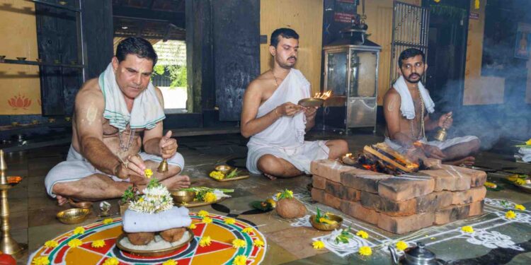 ಶೀರೂರು ಮೂಲ ಮಠದಲ್ಲಿ ಲಕ್ಷ್ಮೀವರ ತೀರ್ಥ ಶ್ರೀಪಾದರ 8ನೇ ಆರಾಧನೆ: ವಿರಾಜ ಹೋಮ, ಹಸ್ತೋದಕ, ಅನ್ನದಾನ
