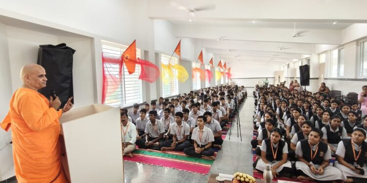 “ನಿರಂತರ ಪರಿಶ್ರಮ ನಮ್ಮನ್ನು ನಾವು ಬದಲಾಯಿಸಿಕೊಳ್ಳಲು ಇರುವ ಏಕೈಕ ವಿಧಾನ – ಶ್ರೀ ಶ್ರೀ ವೀರೇಶಾನಂದ ಸರಸ್ವತಿ ಸ್ವಾಮೀಜಿ”