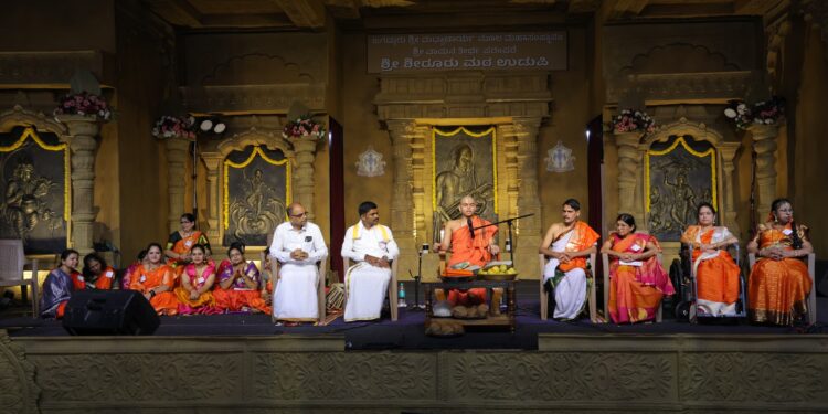 ಗುರುಪೂರ್ಣಿಮೆಗೆ ಉಡುಪಿ ಶ್ರೀಕೃಷ್ಣ ಮಠದಲ್ಲಿ ಸಹಸ್ರ ಕಂಠ ಗಾಯನ..!