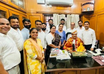 ಅಧಿವಕ್ತಪರಿಷತ್ ವತಿಯಿಂದ ಹಿರಿಯ ವಕೀಲ ಮಟ್ಟಾರು ರತ್ನಾಕರ ಹೆಗ್ಡೆ ಅವರಿಗೆ ಗುರುಪೂರ್ಣಿಮೆ ಅಂಗವಾಗಿ ಗುರುವಂದನೆ