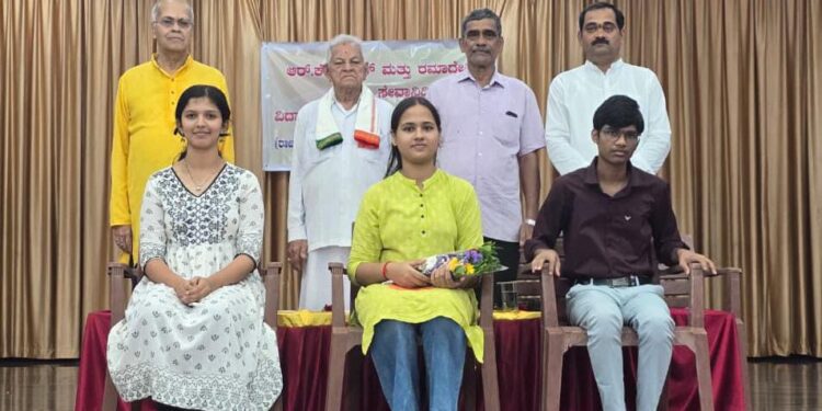 ವಿದ್ಯಾರ್ಥಿಗಳು ಸತ್ಪ್ರಜೆಗಳಾಗಿ ರಾಷ್ಟ್ರ ನಿರ್ಮಾಣಕ್ಕೆ ಕೊಡುಗೆ ನೀಡಬೇಕು : ಶ್ರೀಕಾಂತ ನಾಯಕ್